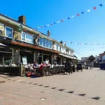 Zoutelande,Modern Verblijf Bij De Zee